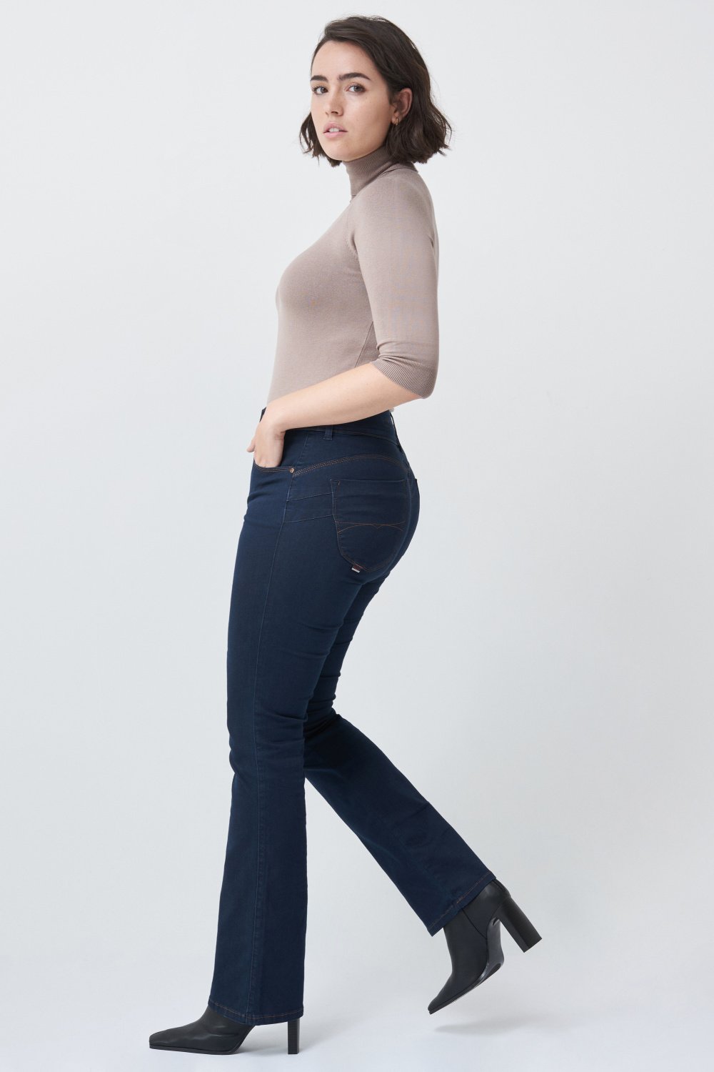 JEANS SECRET PUSH IN COUPE BOOTCUT - Salsa