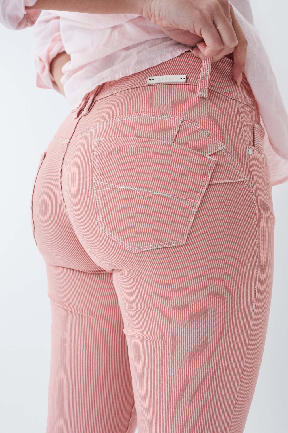 JEANS Push Up Wonder cropped skinny riscas rosa - Salsa