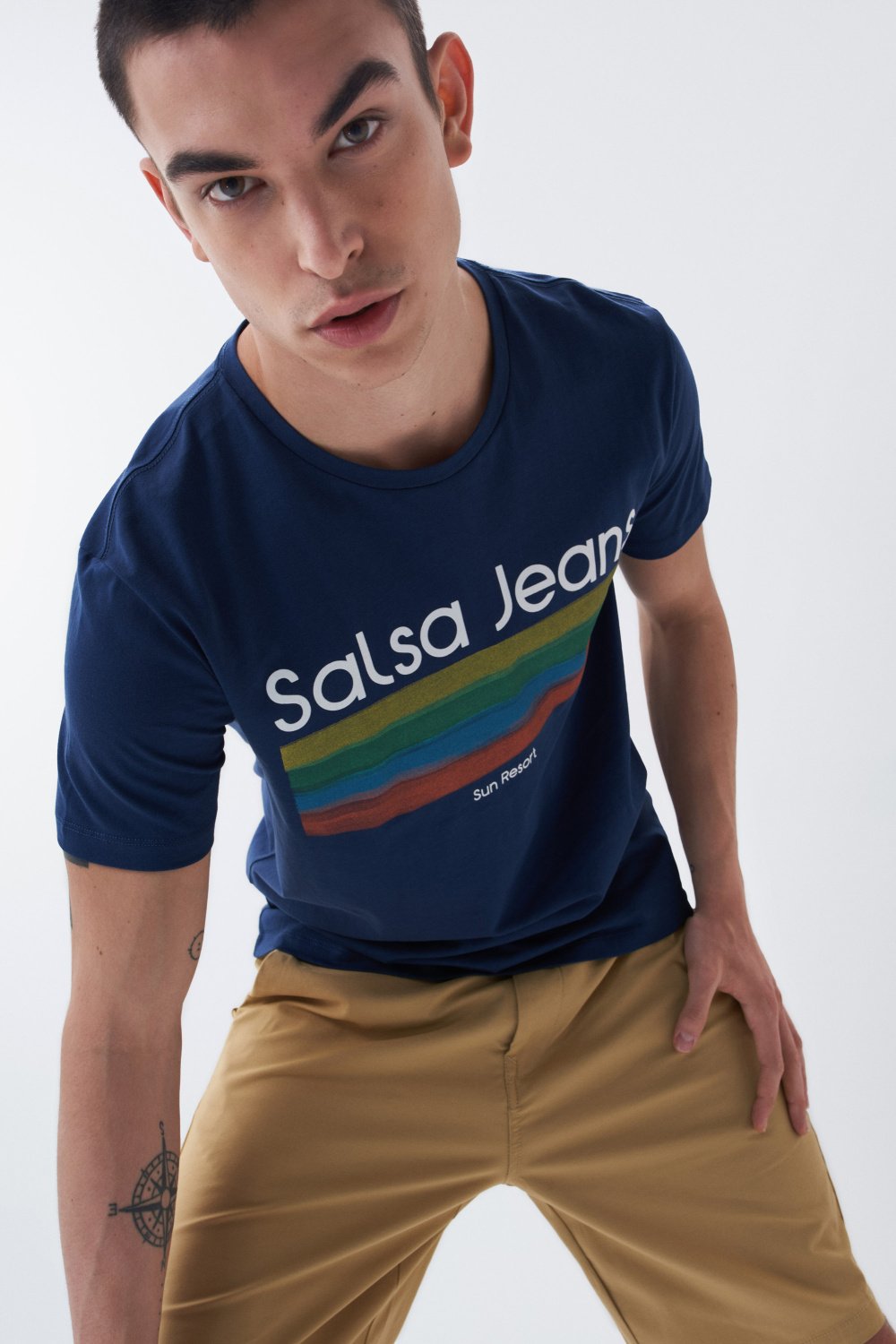 T-Shirt mit bunt gestreiftem Markenaufdruck - Salsa