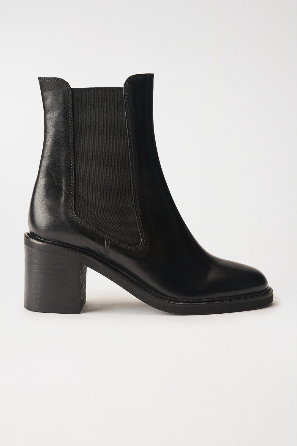 LEATHER ANKLE BOOT WITH ELASTIC SIDES - Salsa