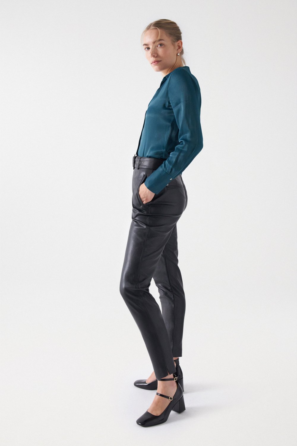 LEATHER EFFECT CROPPED SLIM PANTS - Salsa