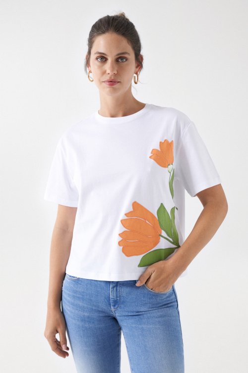 T-SHIRT WITH FLORAL GRAPHIC DETAIL