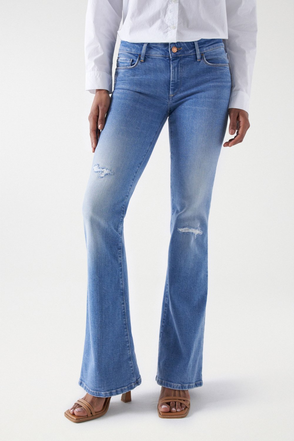 WONDER PUSH UP FLARE JEANS WITH RIPS - Salsa