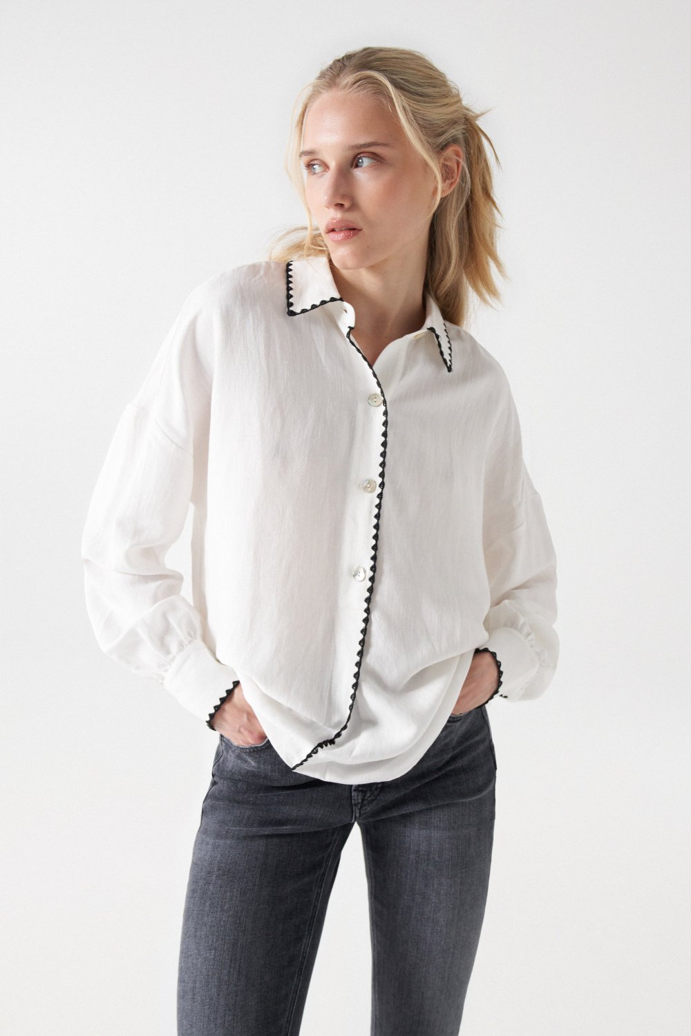 LINEN SHIRT WITH EMBROIDERED DETAIL - Salsa
