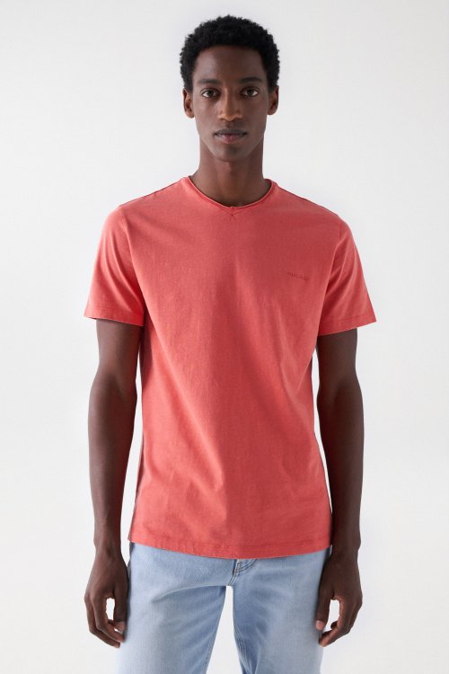 COTTON T-SHIRT WITH DYEING AND BRANDING