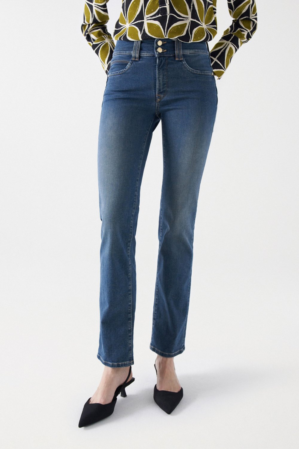 SECRET PUSH IN STRAIGHT JEANS WITH BUTTON DETAIL - Salsa