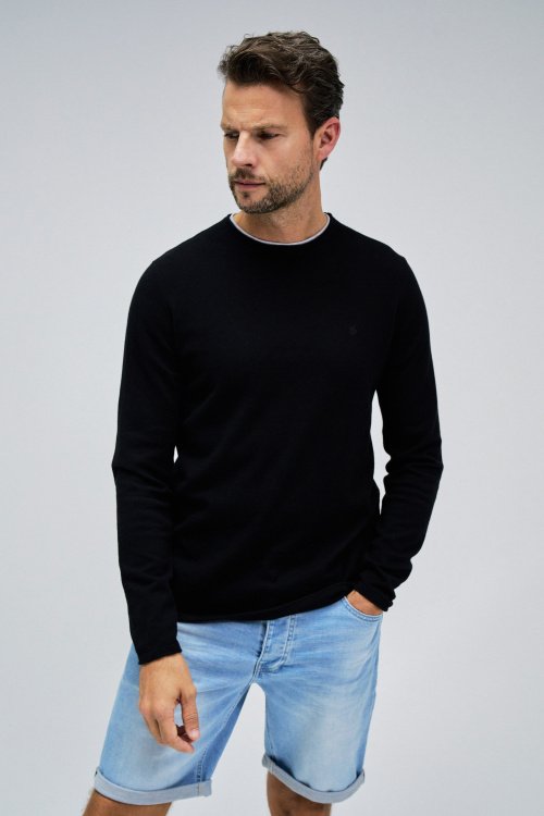 BLACK KNIT SWEATER WITH T-SHIRT COLLAR