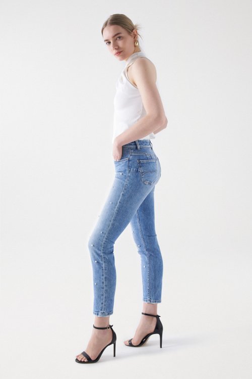 DESTINY PUSH UP CROPPED SLIM JEANS WITH PEARL DETAIL