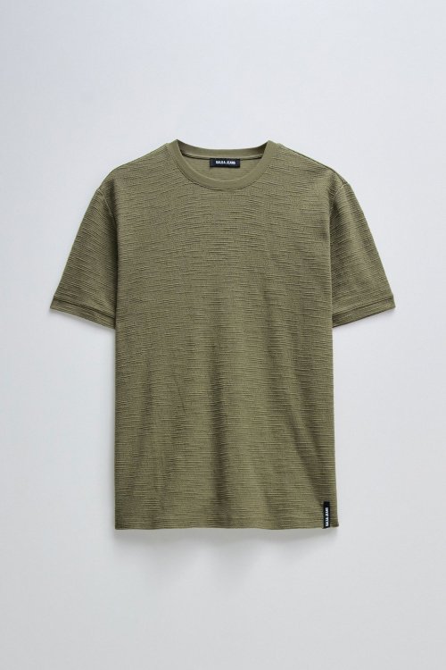 T-SHIRT WITH TEXTURE