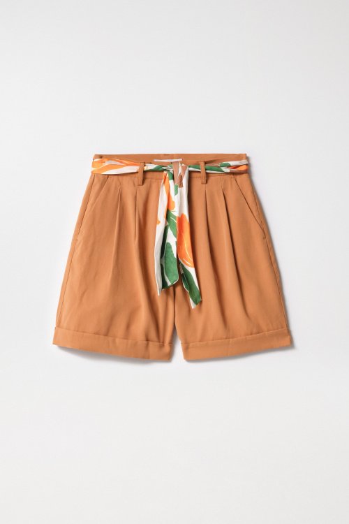 SHORTS WITH DARTS AND PATTERNED BELT