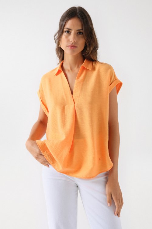 BLOUSE WITH PLEAT AT THE NECKLINE